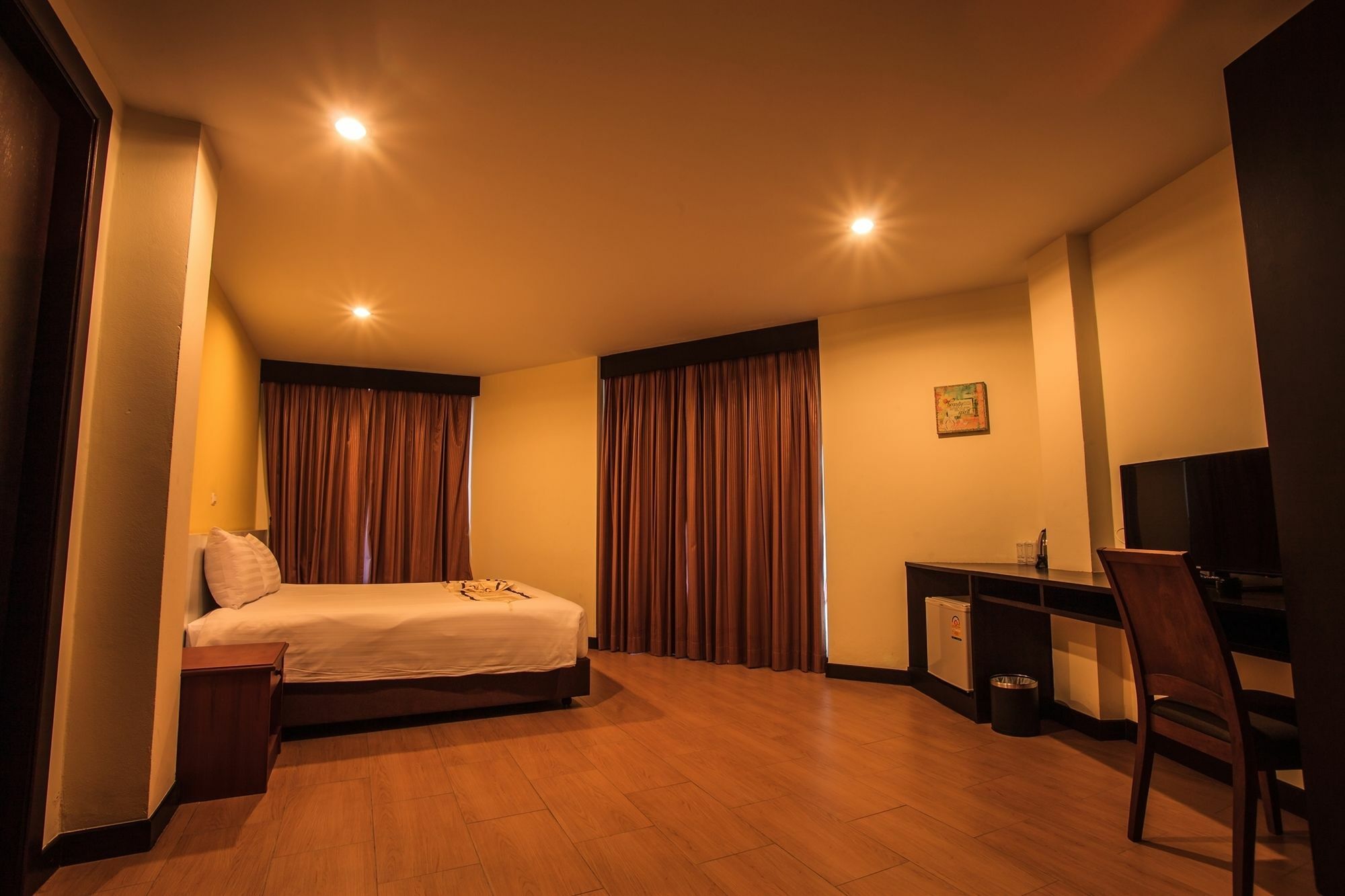 Paksaa Boutique Hotel Patong Eksteriør bilde