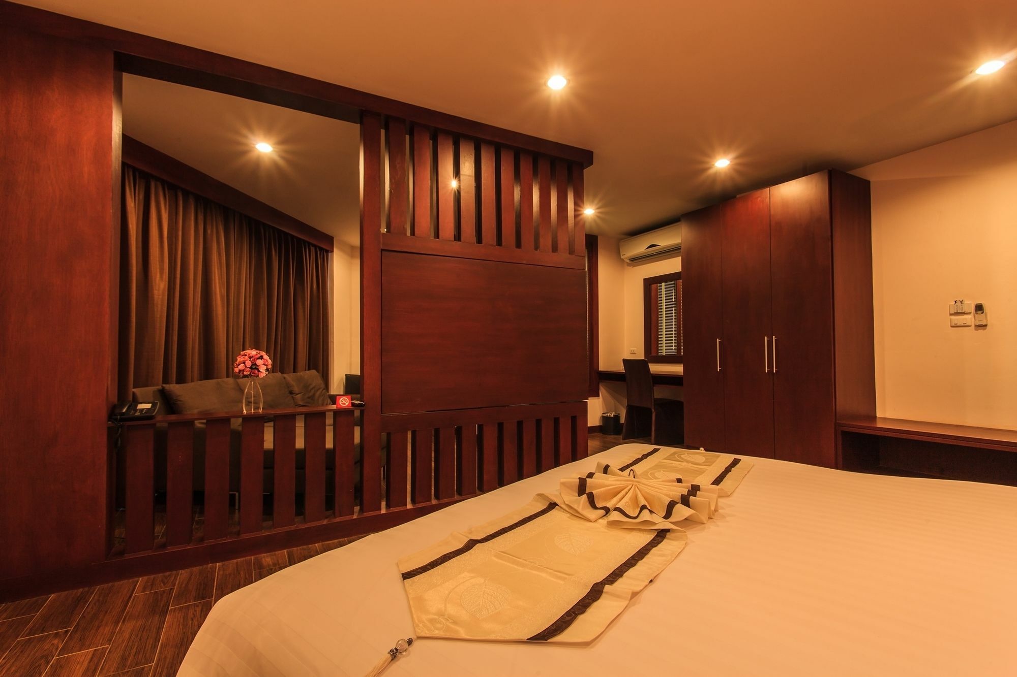 Paksaa Boutique Hotel Patong Eksteriør bilde