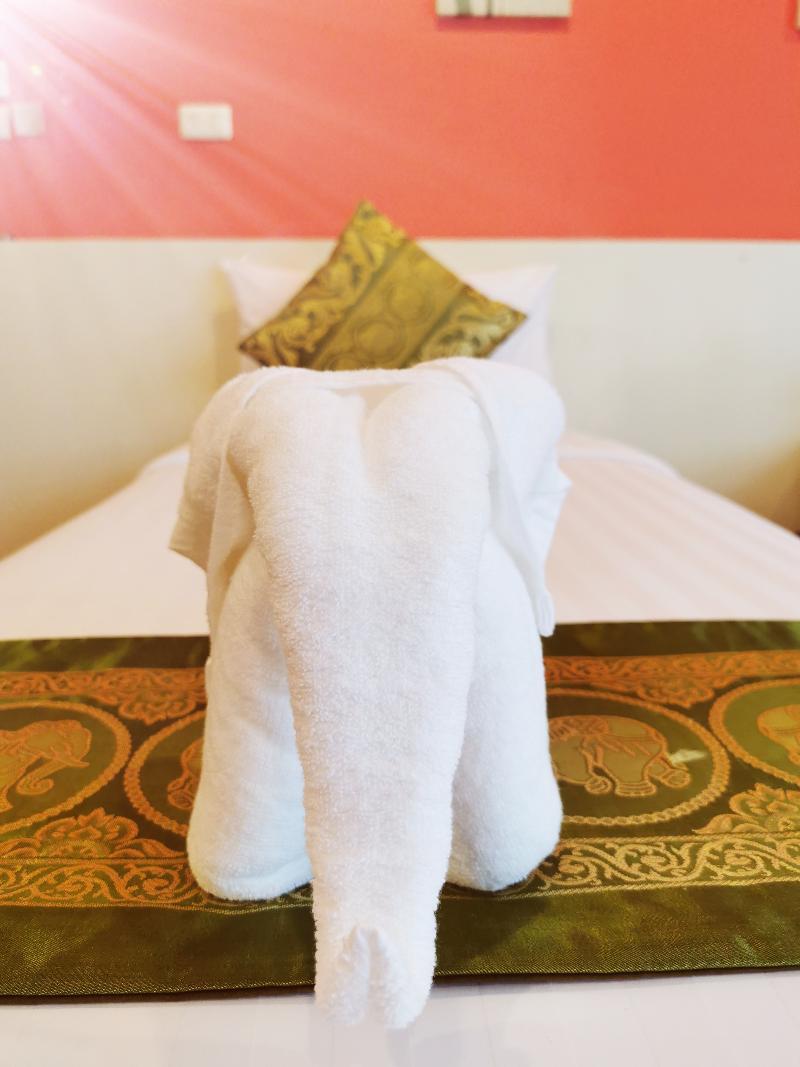 Paksaa Boutique Hotel Patong Eksteriør bilde